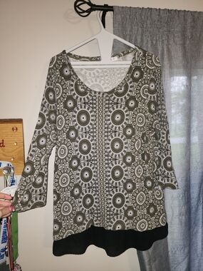 Rose & Olive Olive and Black Medallion Print Tunic